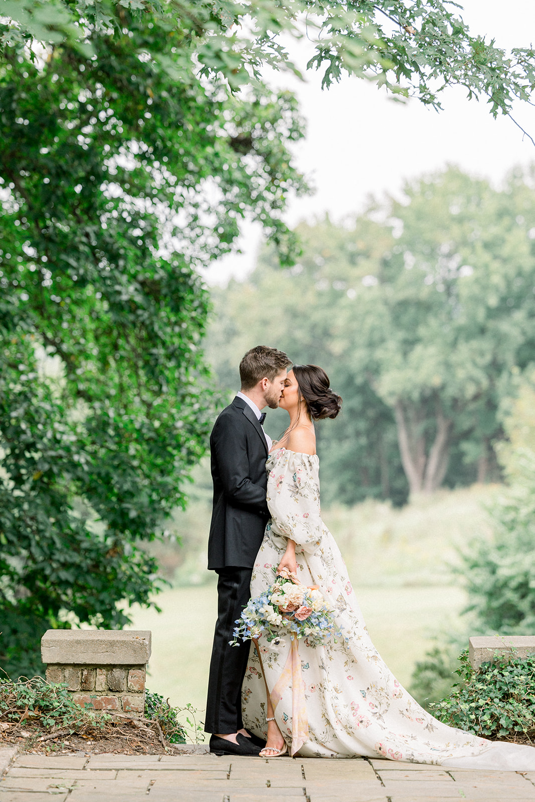 monique lhuillier bridal gown