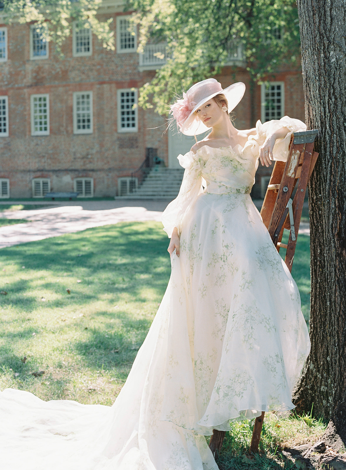 Monique Lhuillier Wedding Gowns