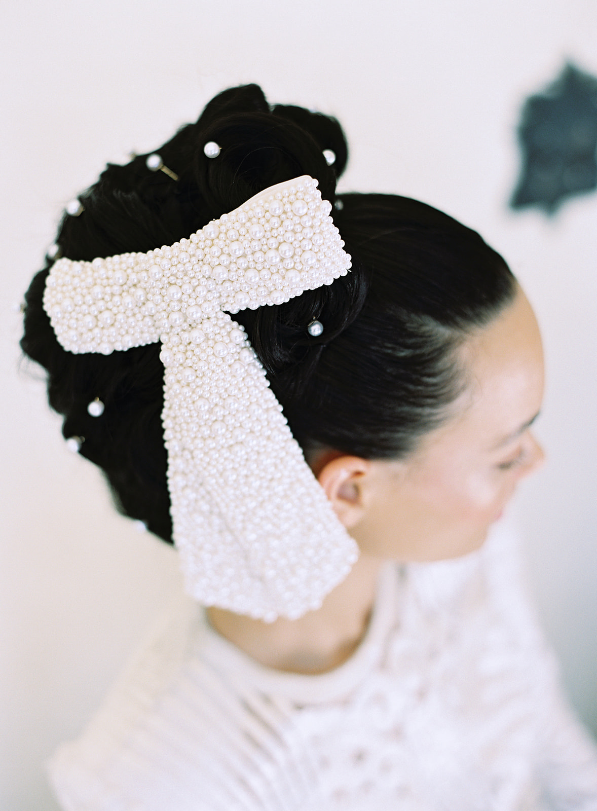 Chic Side Hair Bow Look